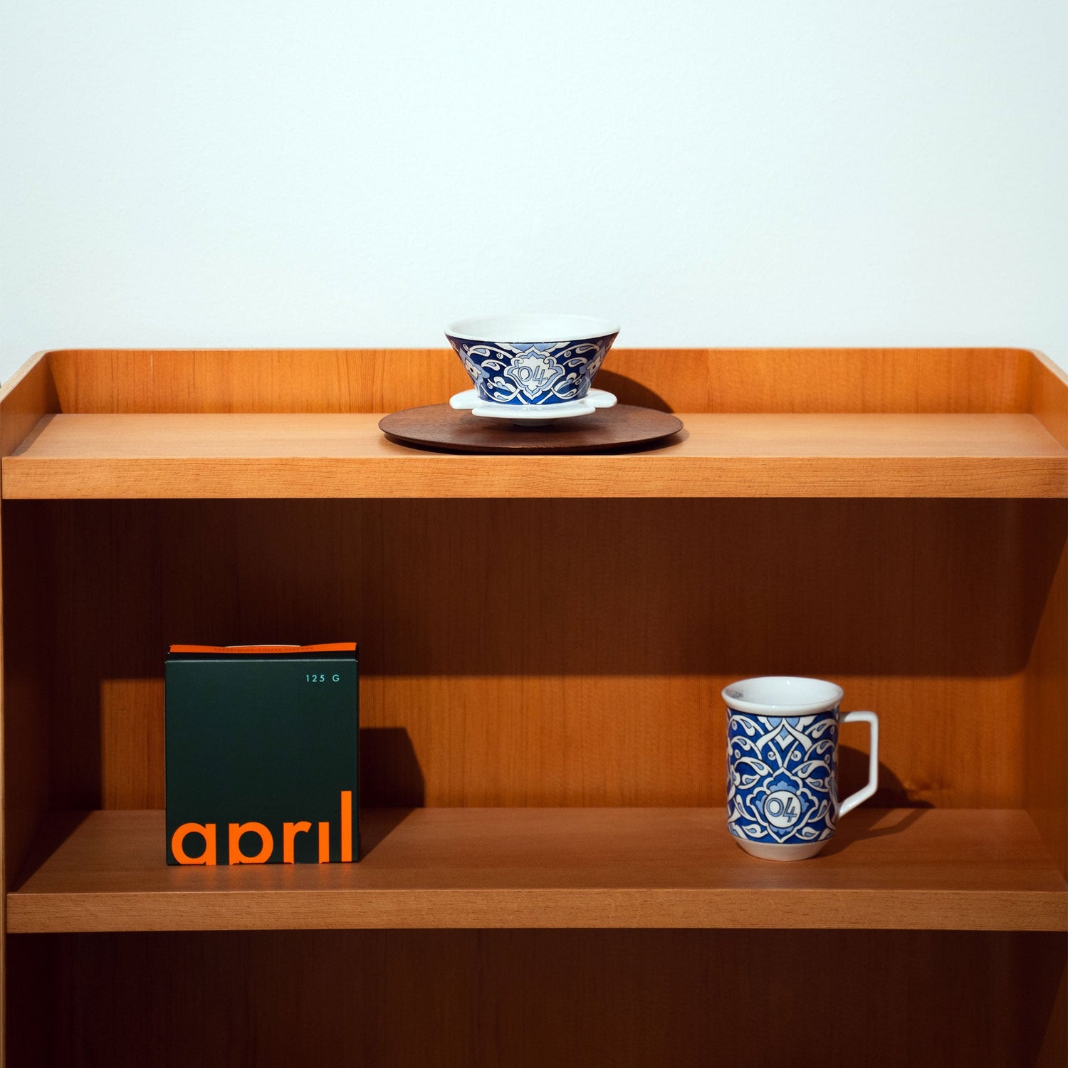 April Coffee x İznik Mavi Çini