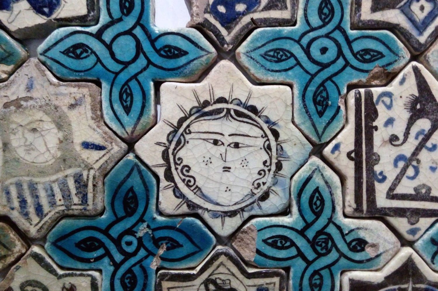 Işınsal Motiflerin Tarihi ve Kültürel Yolculuğu - İznik Mavi Çini