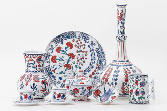 Osmanlı Süsleme Sanatında Karanfilin Yeri ve Önemi - İznik Mavi Çini