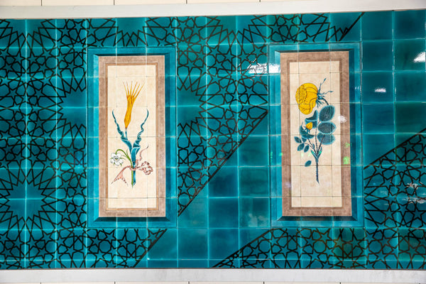 İstanbul Bağlarbaşı Metrosu İznik Çini Panosu