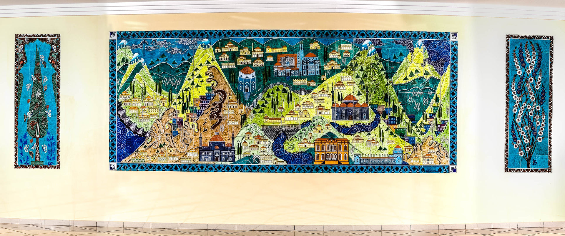 Bursa Barış Manço Kültür Merkezi İznik Çini Panosu